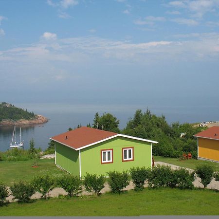 Les Chalets Au Bord De La Mer Les Escoumins Exterior photo