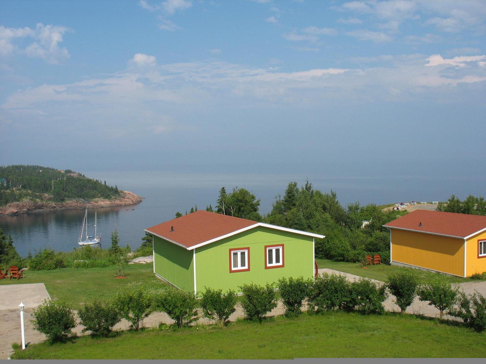 Les Chalets Au Bord De La Mer Les Escoumins Exterior photo