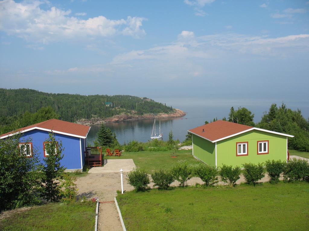 Les Chalets Au Bord De La Mer Les Escoumins Exterior photo